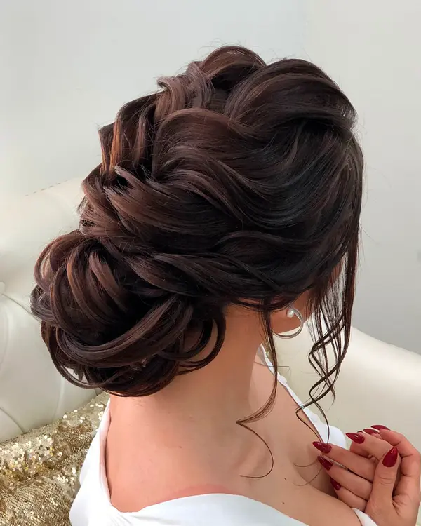 Penteado feito por Amanda Giaretton em atendimento