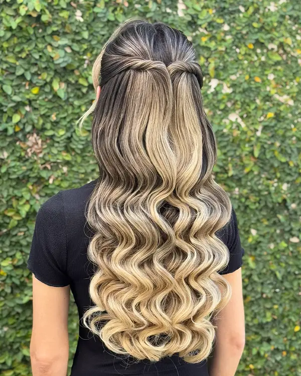 Penteado feito por Amanda Giaretton em atendimento